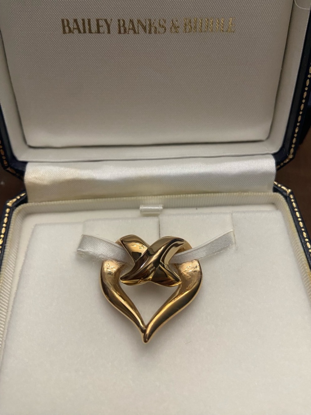 Gold Heart Knot Pendant